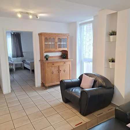 Confidence, Monteurwohnung Apartamento